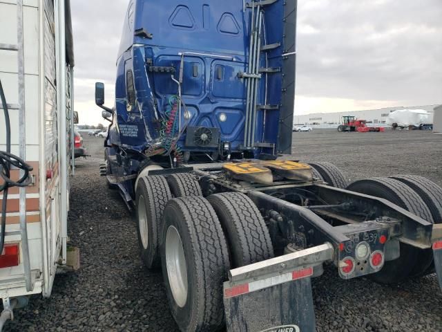 2018 Freightliner Cascadia 126