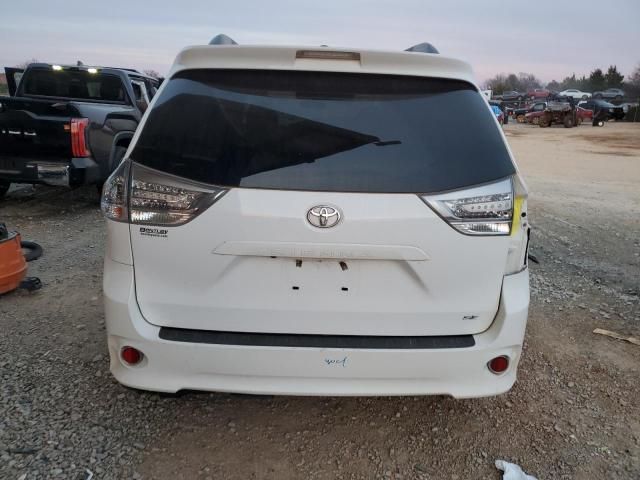 2015 Toyota Sienna Sport