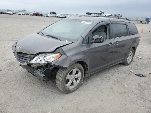 2013 Toyota Sienna LE