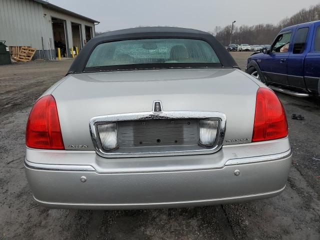 2004 Lincoln Town Car Ultimate