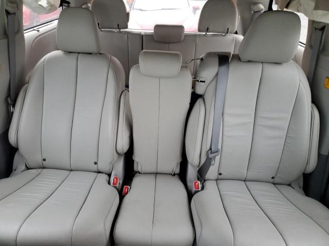 2013 Toyota Sienna XLE