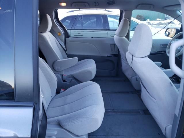 2013 Toyota Sienna LE