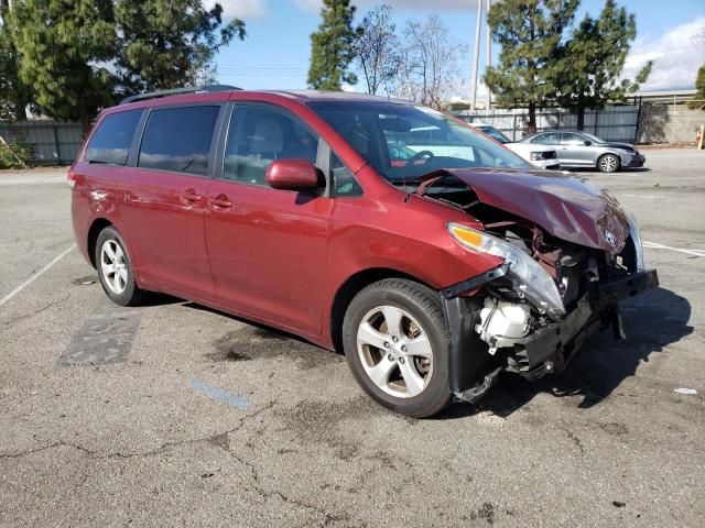 2014 Toyota Sienna LE