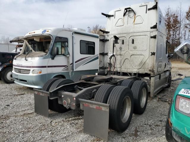 2018 Freightliner Cascadia 126