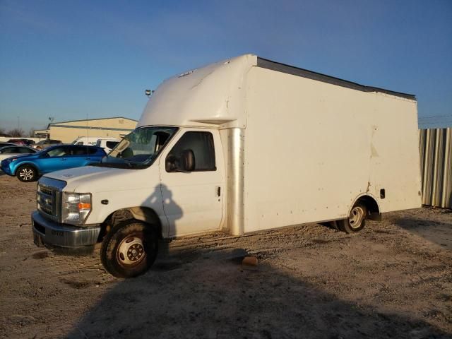 2019 Ford Econoline E450 Super Duty Cutaway Van