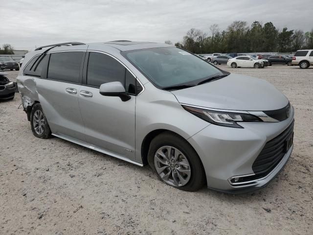 2021 Toyota Sienna XLE