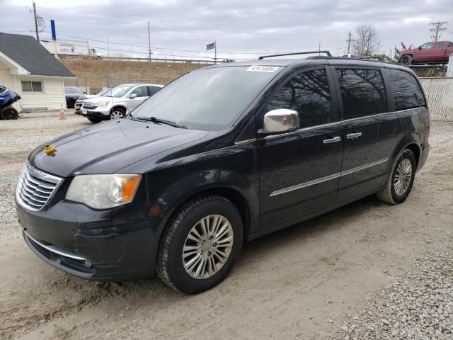 2013 Chrysler Town & Country Touring L