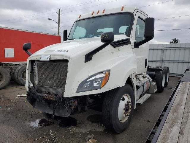 2020 Freightliner Cascadia 126