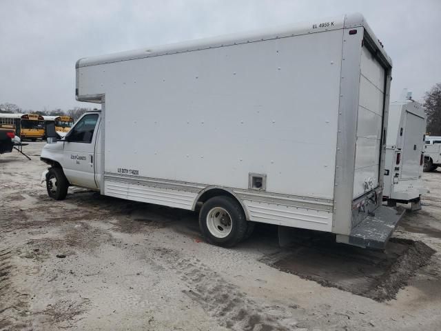 2006 Ford Econoline E450 Super Duty Cutaway Van