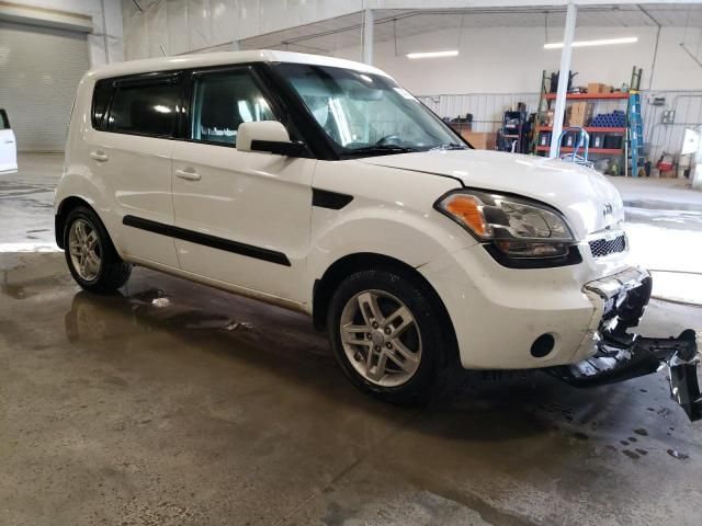 2011 KIA Soul +