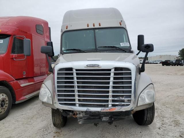 2016 Freightliner Cascadia 125