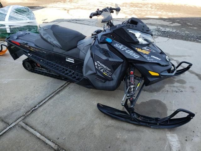 2016 Skidoo XRS