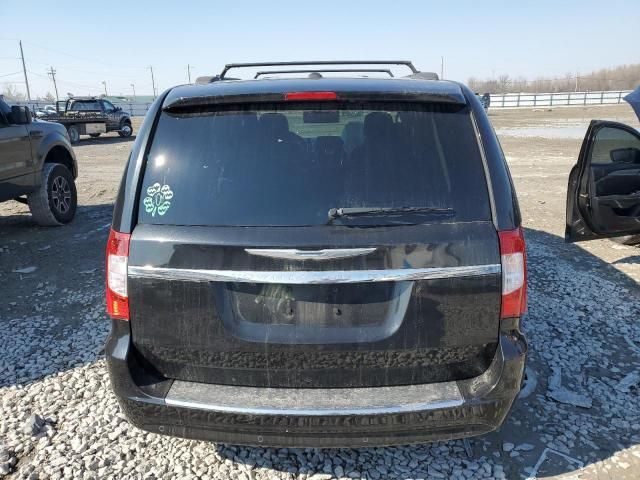 2016 Chrysler Town & Country Touring L