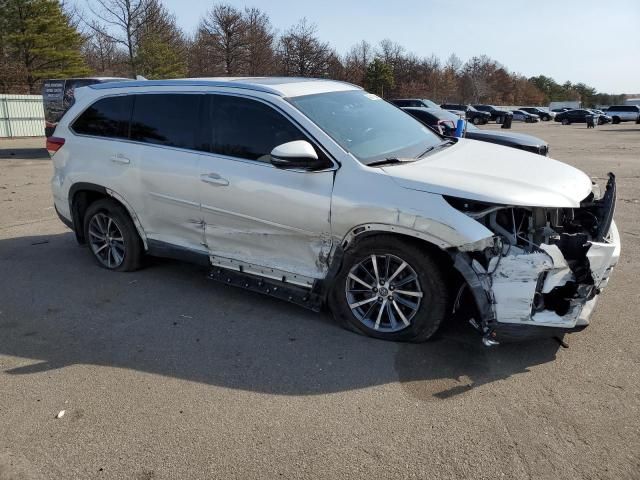 2019 Toyota Highlander SE