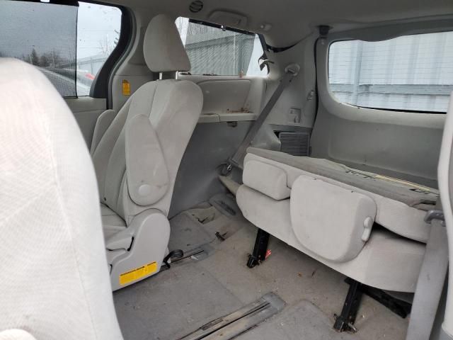 2014 Toyota Sienna LE