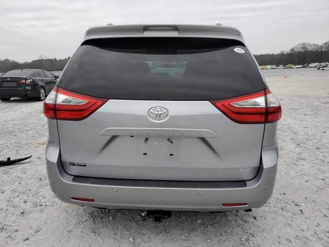 2017 Toyota Sienna XLE