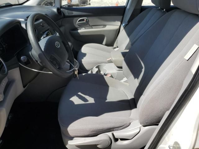 2009 KIA Rondo Base