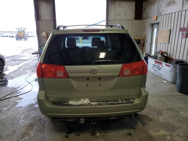 2010 Toyota Sienna XLE