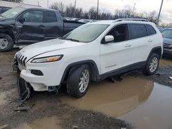 Carros salvage sin ofertas aún a la venta en subasta: 2017 Jeep Cherokee Latitude