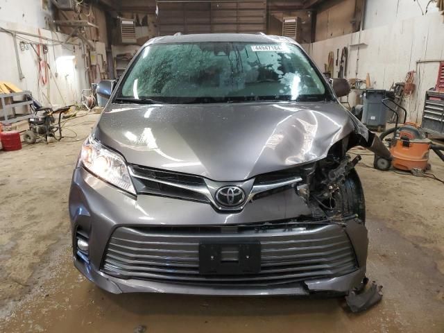 2019 Toyota Sienna XLE