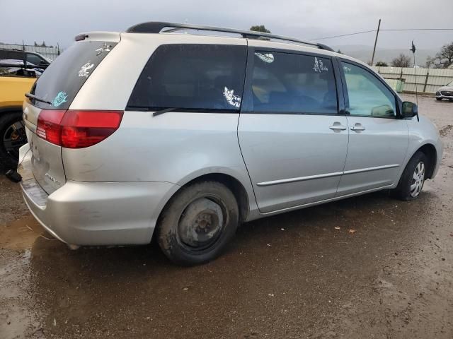 2004 Toyota Sienna CE