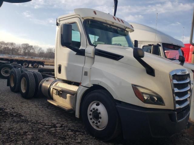 2018 Freightliner Cascadia 126