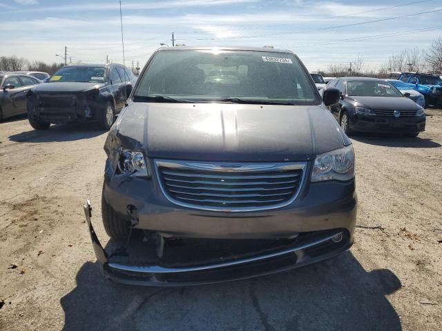 2016 Chrysler Town & Country Touring