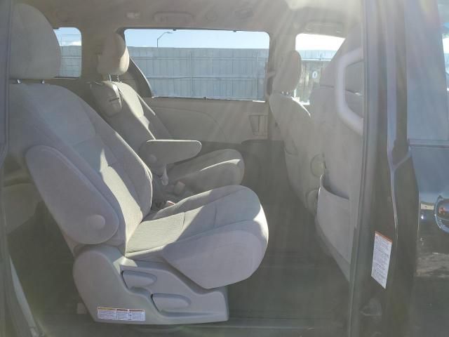 2015 Toyota Sienna LE