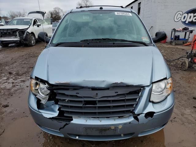 2005 Chrysler Town & Country Touring