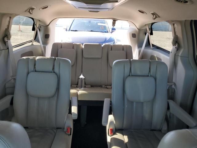 2013 Chrysler Town & Country Touring