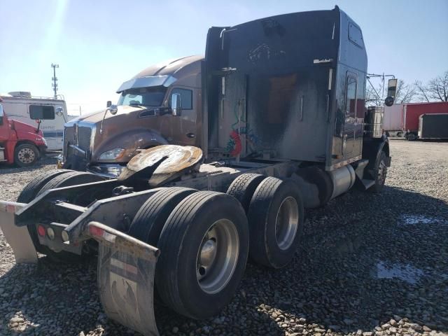 2005 Kenworth Construction T800