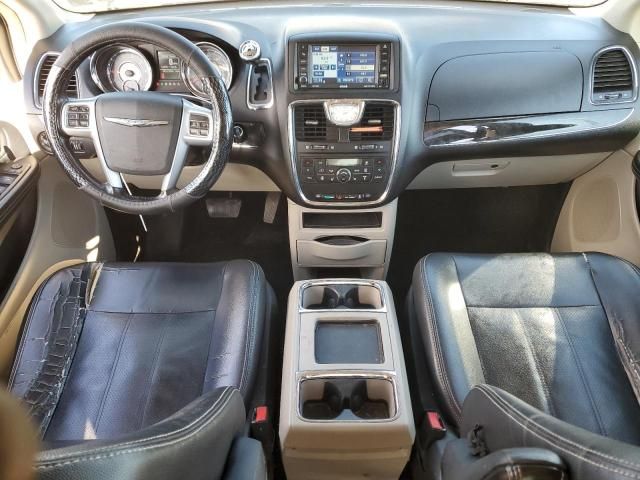 2012 Chrysler Town & Country Touring L