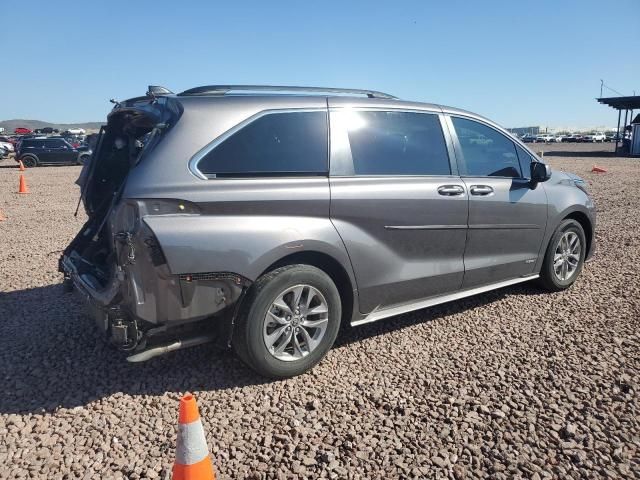 2021 Toyota Sienna LE