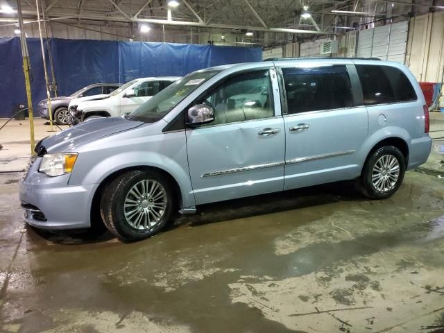 2013 Chrysler Town & Country Touring L