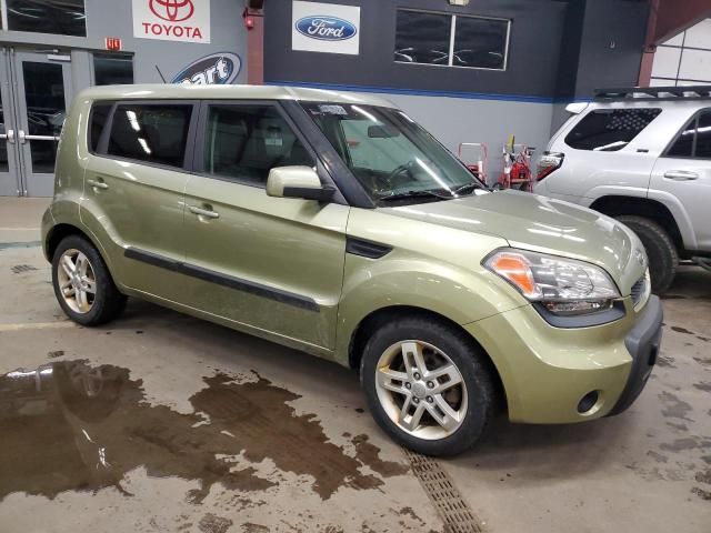 2011 KIA Soul +