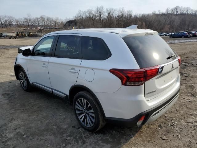 2020 Mitsubishi Outlander SE