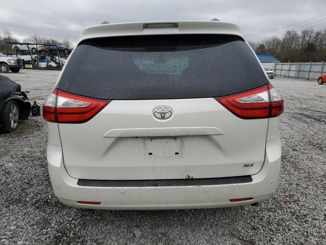 2017 Toyota Sienna XLE