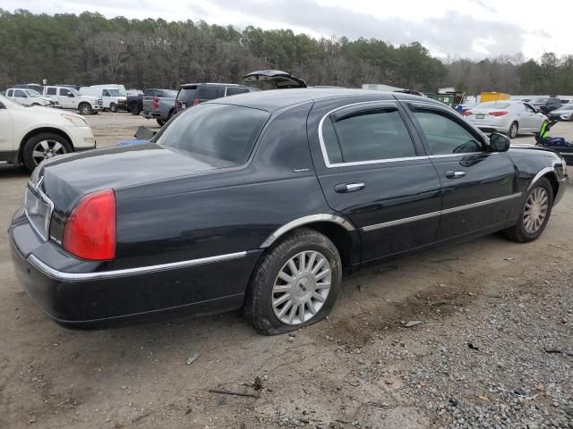 2004 Lincoln Town Car Executive