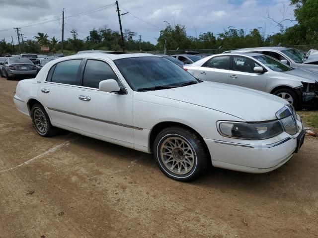 2002 Lincoln Town Car Signature