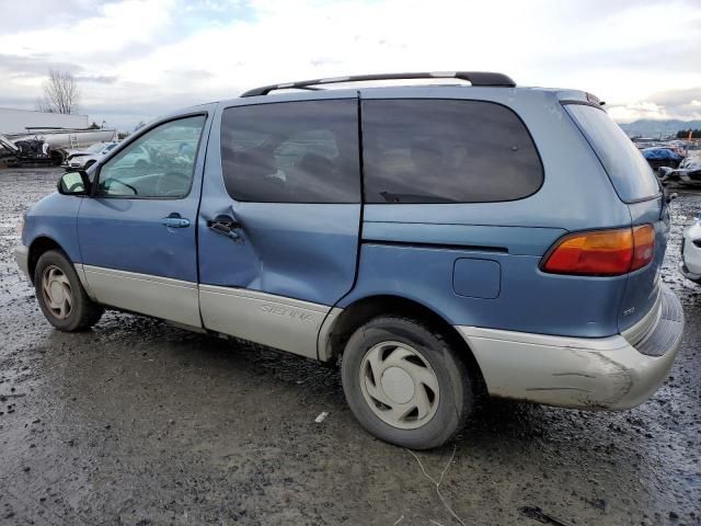 2000 Toyota Sienna LE