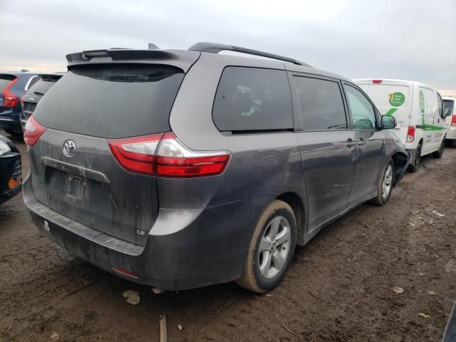 2018 Toyota Sienna LE