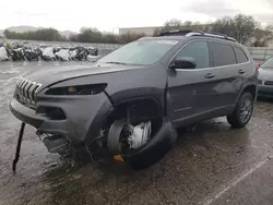 Vehiculos salvage en venta de Copart Las Vegas, NV: 2015 Jeep Cherokee Latitude