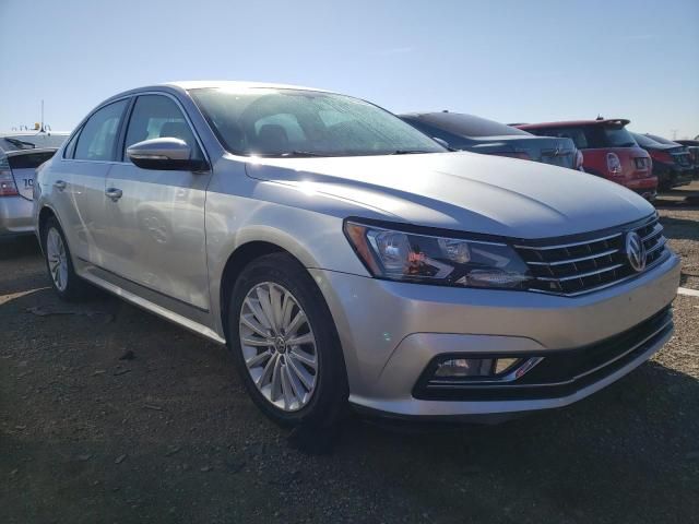 2016 Volkswagen Passat SE