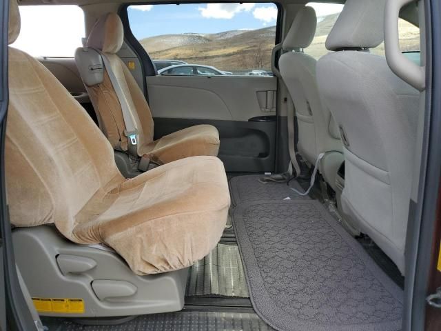 2011 Toyota Sienna LE