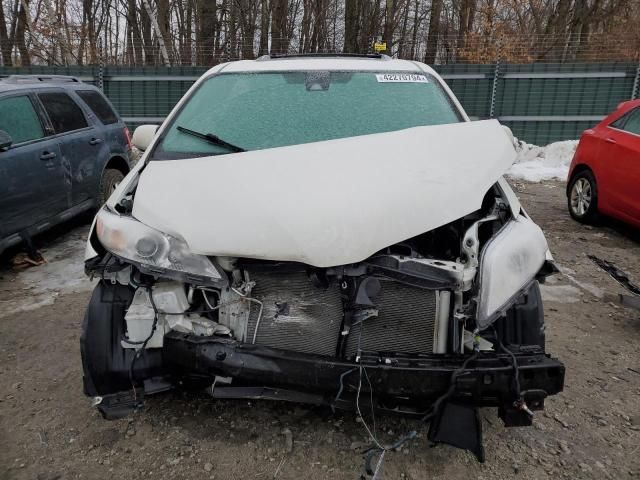 2019 Toyota Sienna XLE