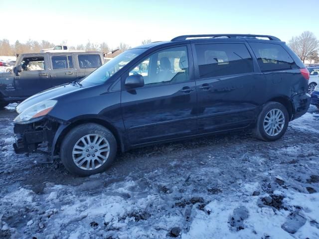 2010 Toyota Sienna LE