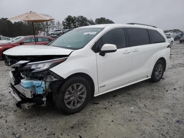 2021 Toyota Sienna LE