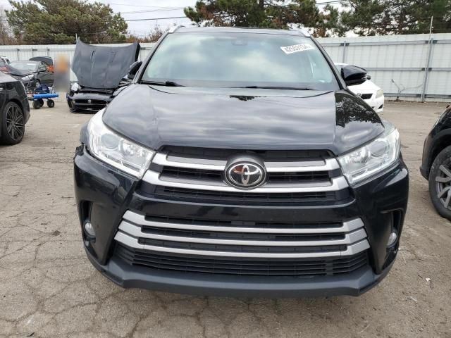 2017 Toyota Highlander SE