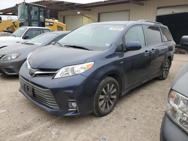 2018 Toyota Sienna XLE