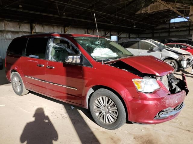 2015 Chrysler Town & Country Touring L